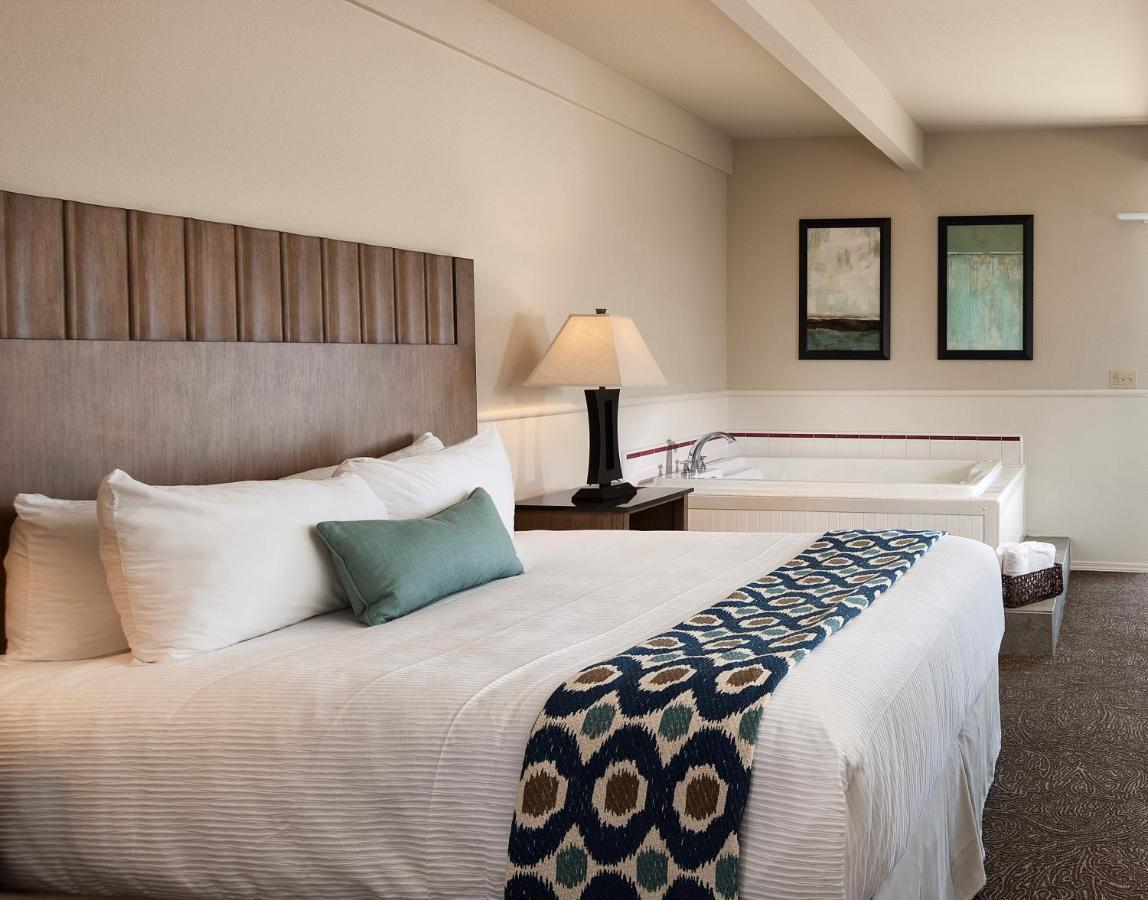 Cambria Landing Inn And Suites Εξωτερικό φωτογραφία