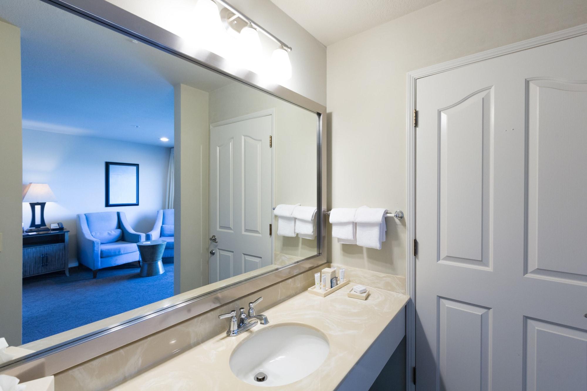 Cambria Landing Inn And Suites Εξωτερικό φωτογραφία