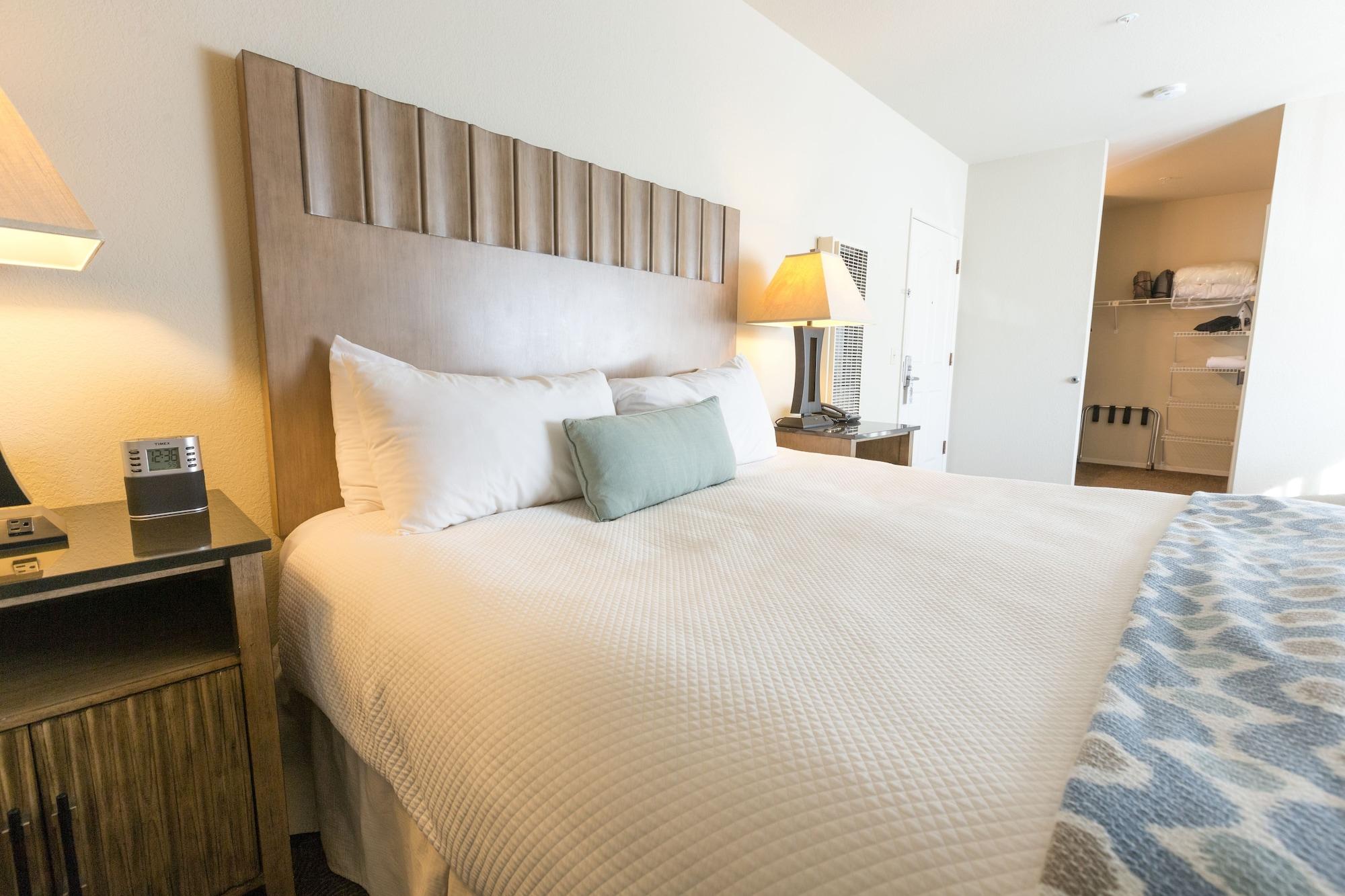 Cambria Landing Inn And Suites Εξωτερικό φωτογραφία