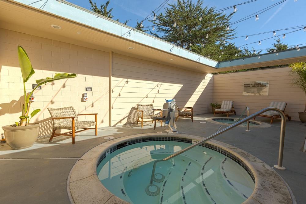 Cambria Landing Inn And Suites Εξωτερικό φωτογραφία