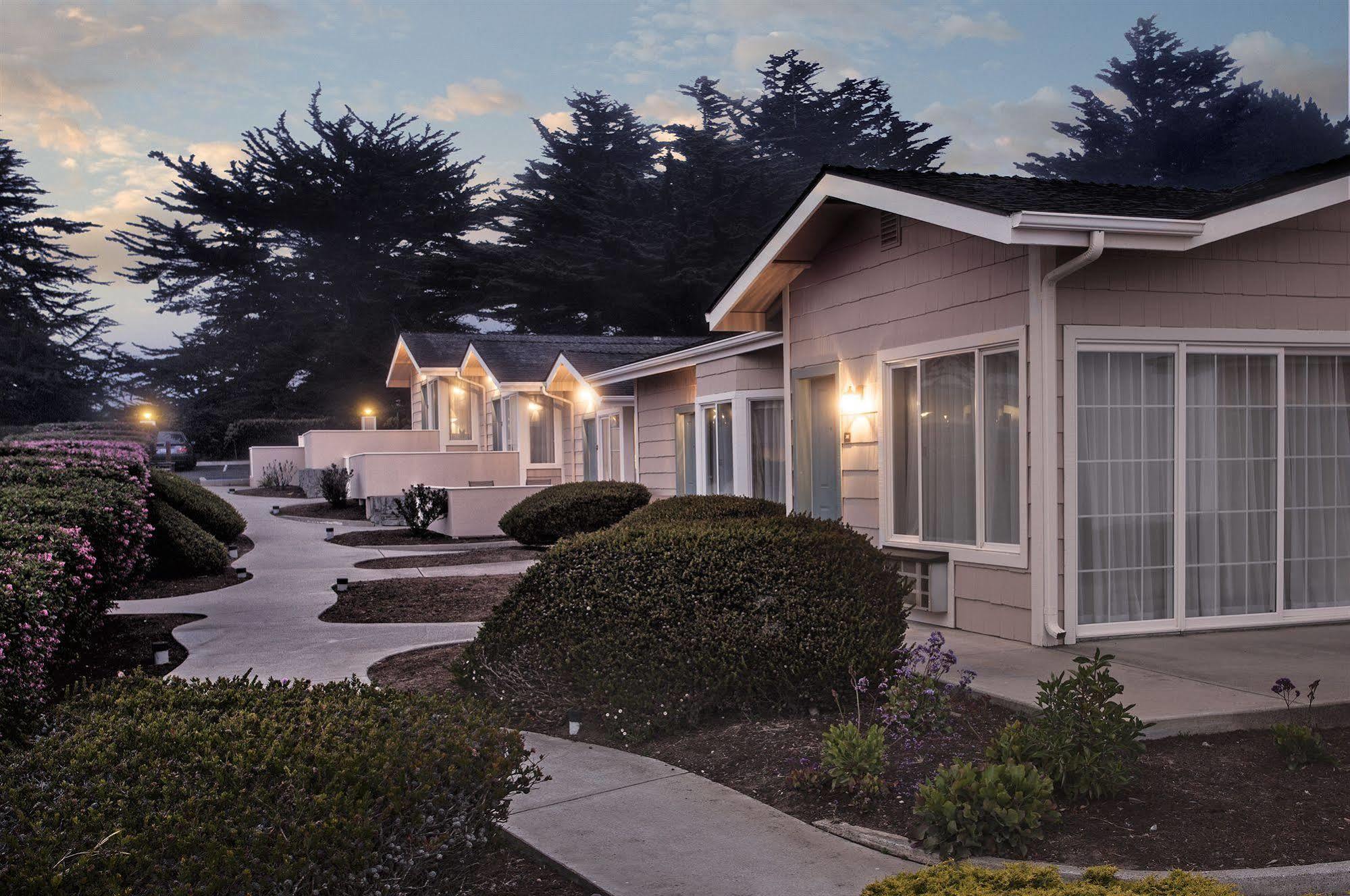 Cambria Landing Inn And Suites Εξωτερικό φωτογραφία