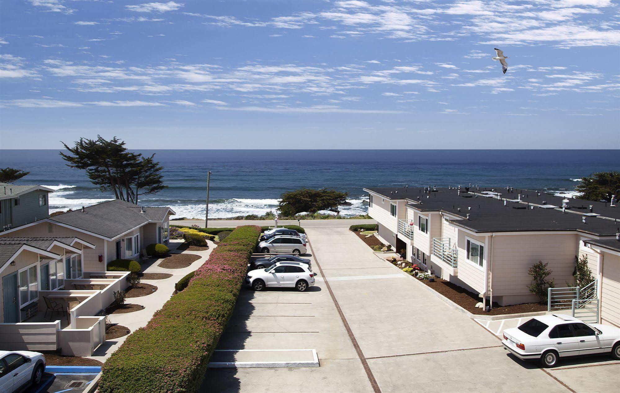 Cambria Landing Inn And Suites Εξωτερικό φωτογραφία